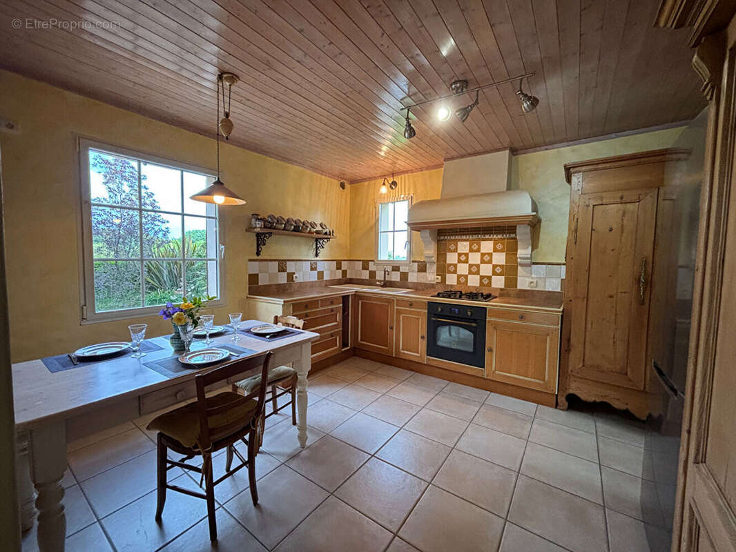 Maison à LAMPAUL-GUIMILIAU