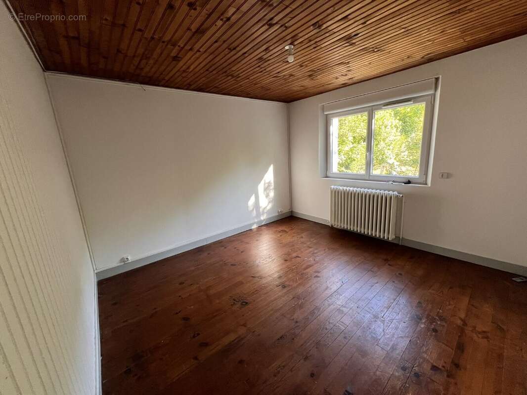 Maison à SAINT-CHERON