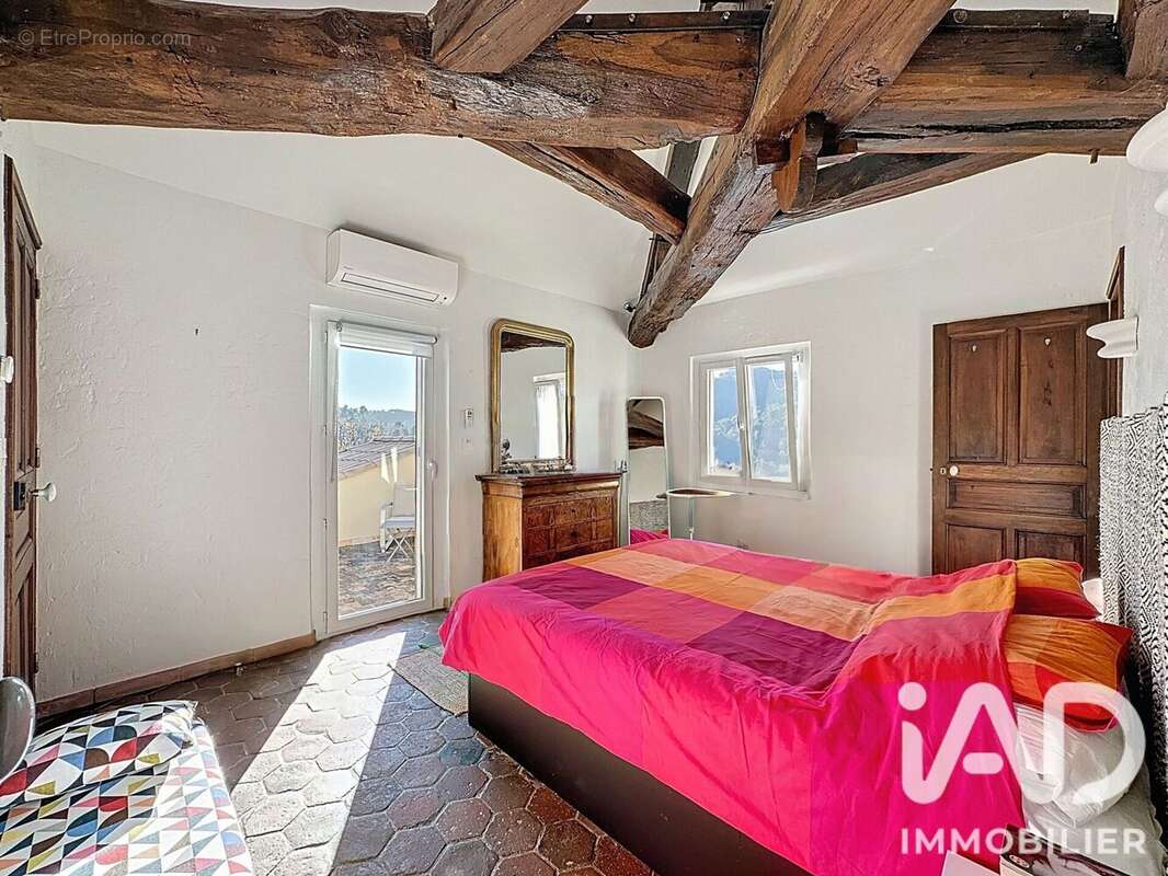 Maison 204 m² à Claviers  - photo 7