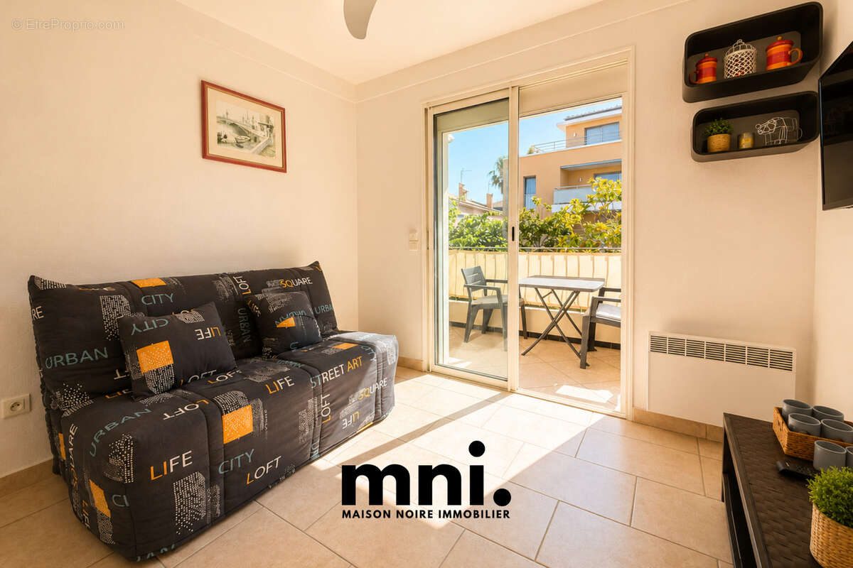 Appartement T2 dernier étage   Centre-ville de Sanary-sur-Mer - photo 2