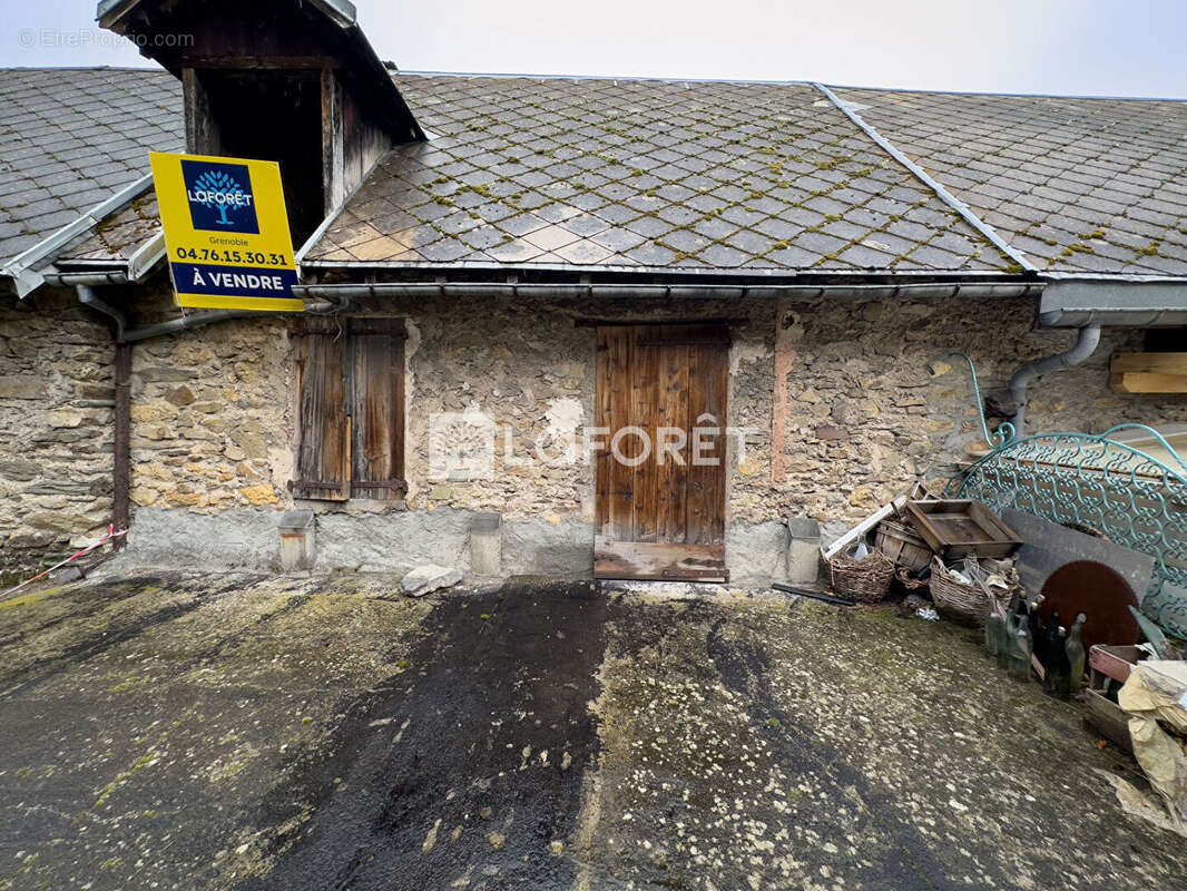 Maison à LA MOTTE-SAINT-MARTIN