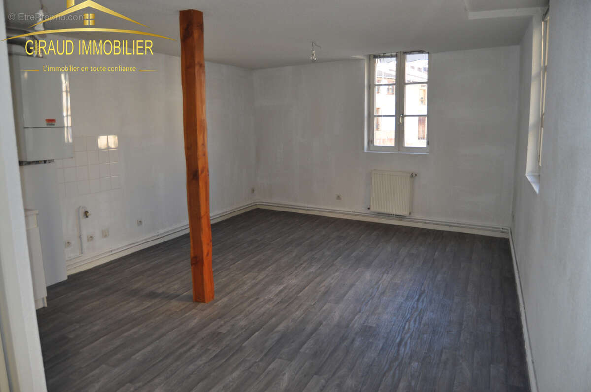 Appartement à CHARLIEU