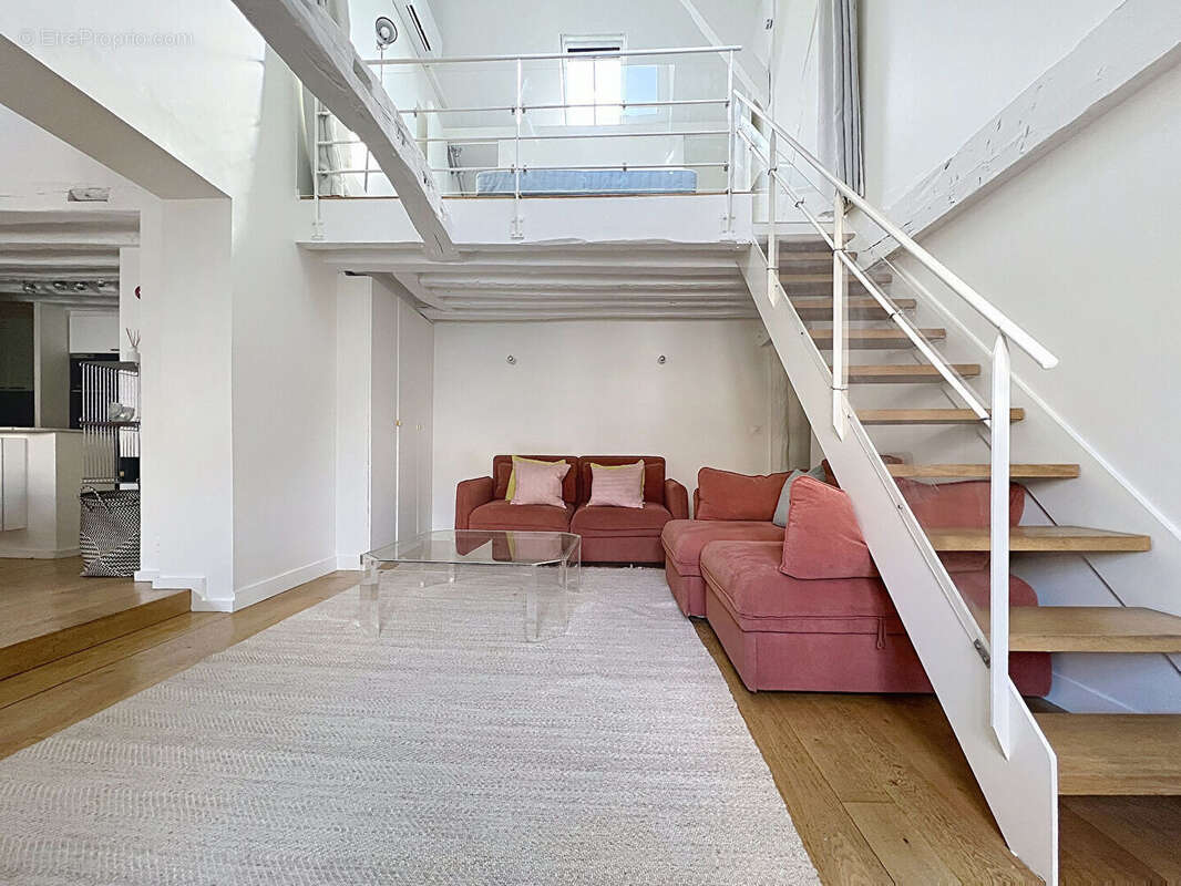 Appartement à PARIS-2E