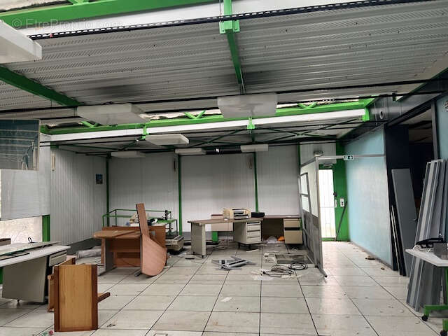 Commerce à SAINT-CLAIR-DU-RHONE