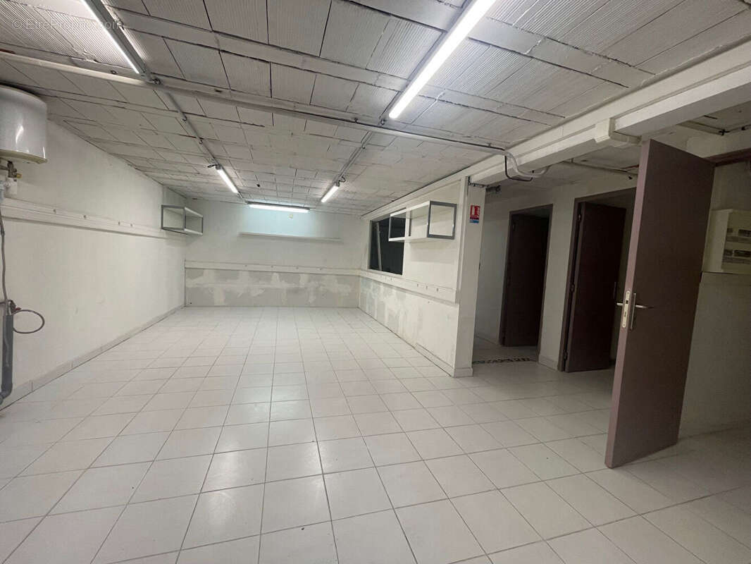 Commerce à SAINT-JEAN