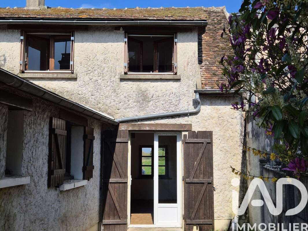 Maison 82 m² à Villebeon  - photo 3