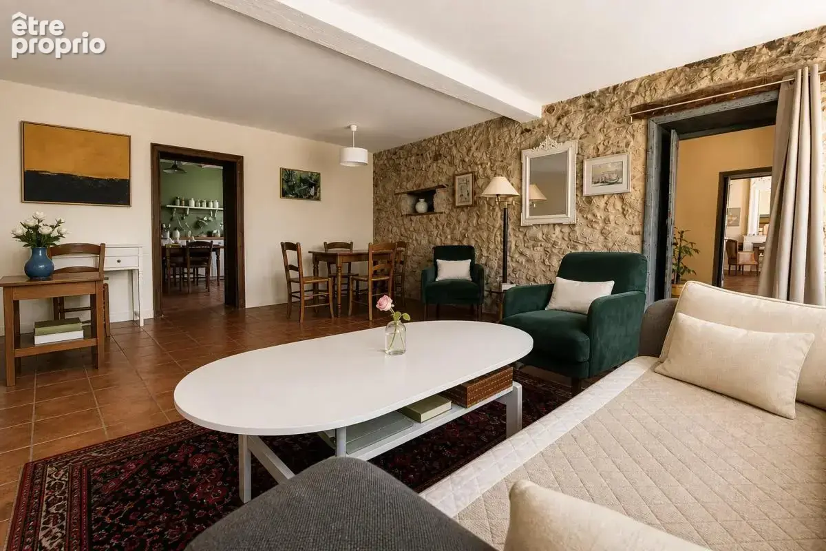 Ensemble immobilier de caractère de 290 m2 avec Gîte - Noaillan - photo 5