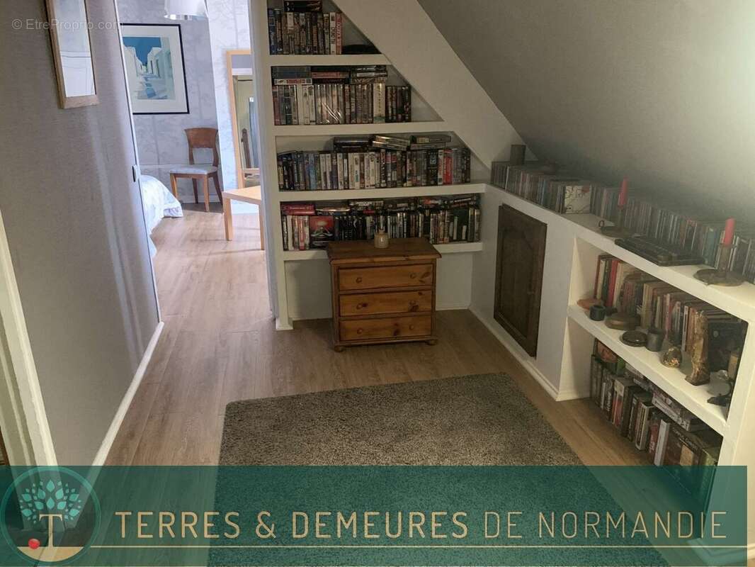 PAYS d'AUGE du CALVADOS, région CAMBREMER (14340) petite maison en clombages et 730 m2 de terrain - photo 17