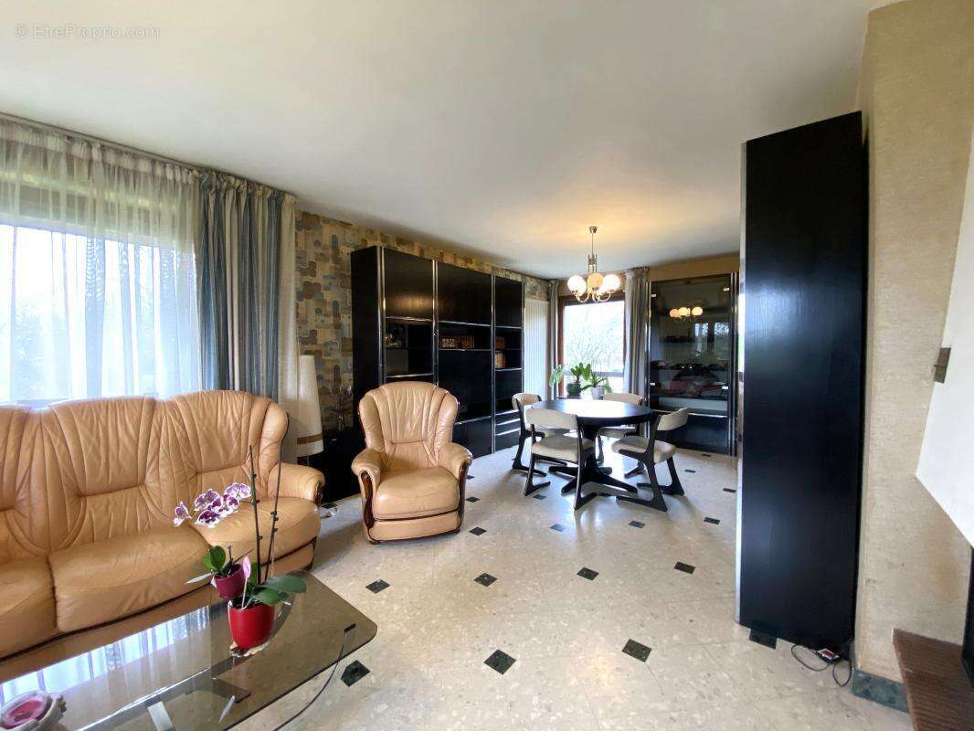 Maison à MOUSSEAUX-SUR-SEINE