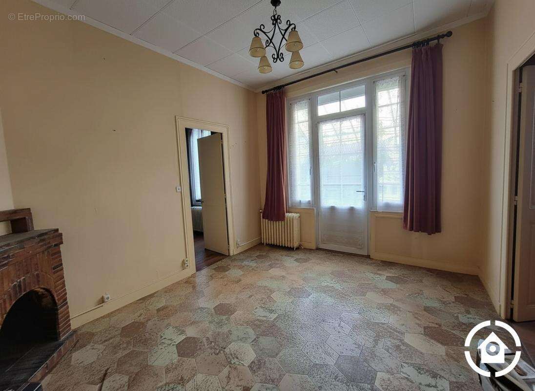 Maison semi plain-pied à RENOVER - 3 chambres - Jardins clos - - photo 9