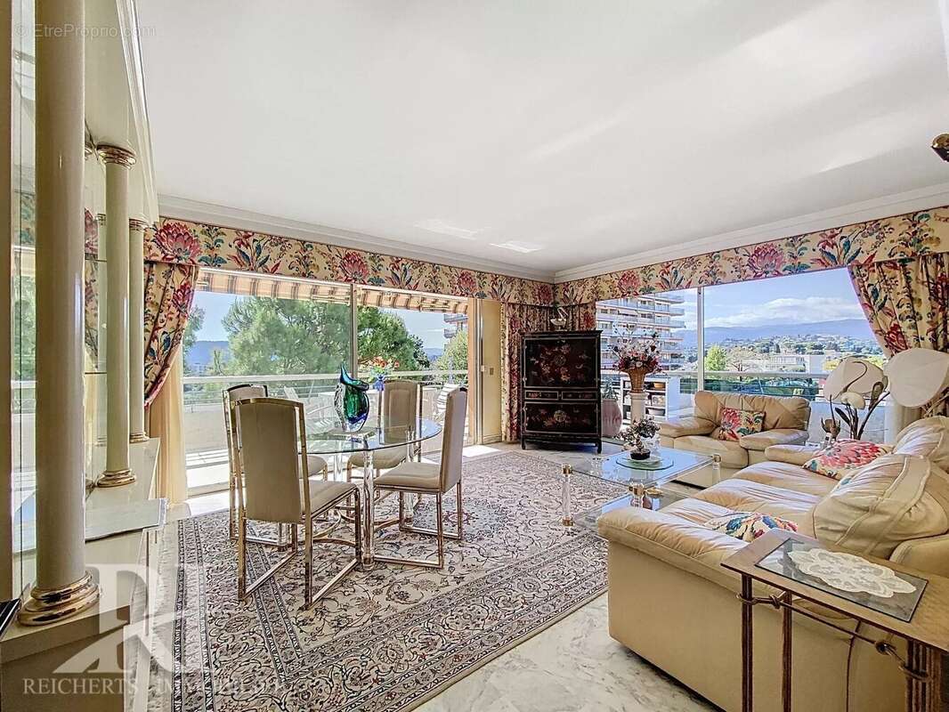 Appartement à LE CANNET