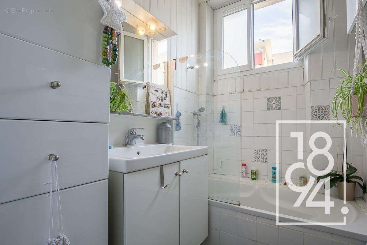 Appartement à MARSEILLE-5E