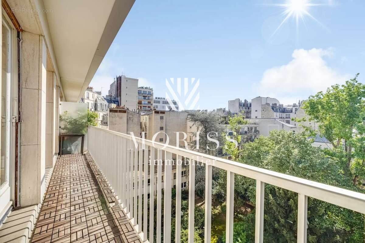 Appartement à PARIS-17E