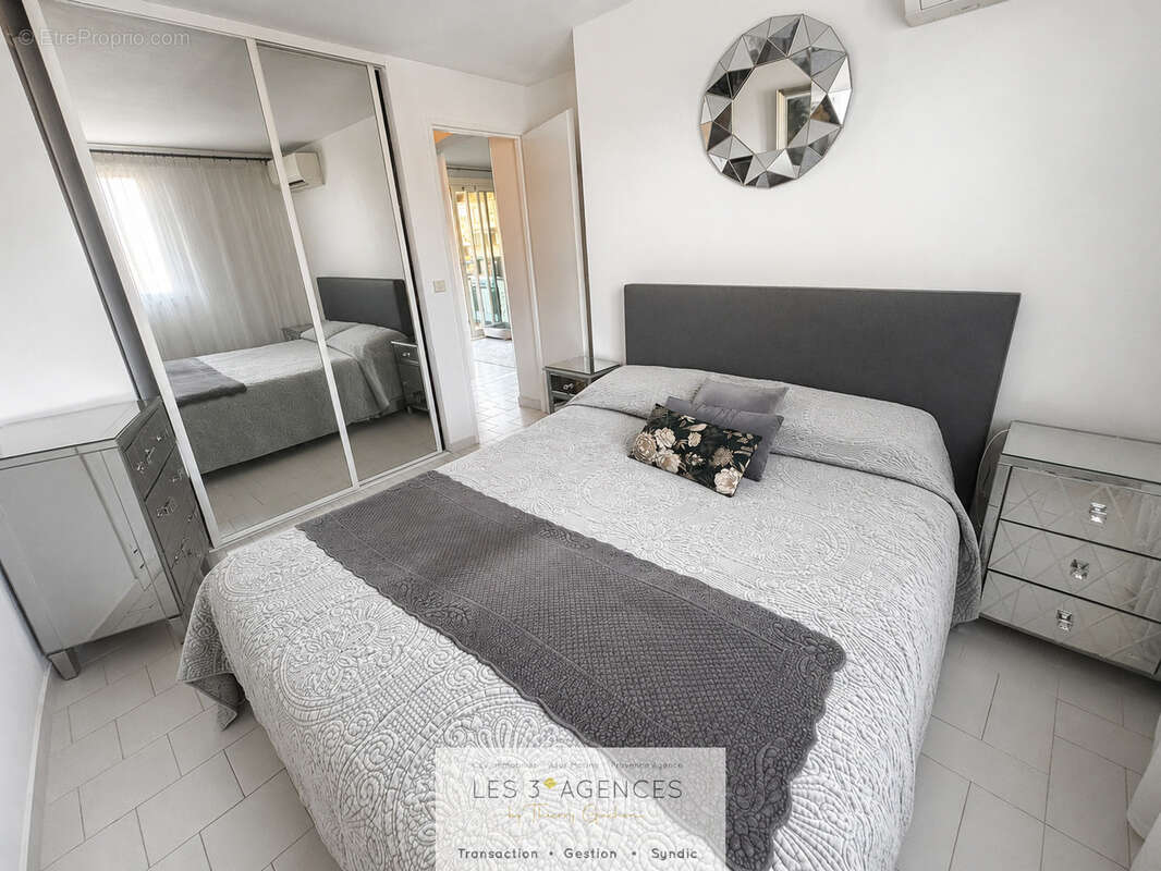 Port cogolin   3 pièces avec terrasse, piscine et vue sur la marina - photo 8