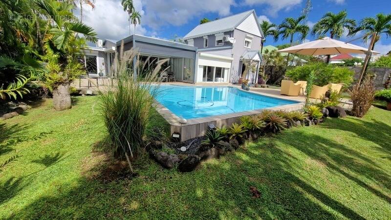 Maison à BAIE-MAHAULT