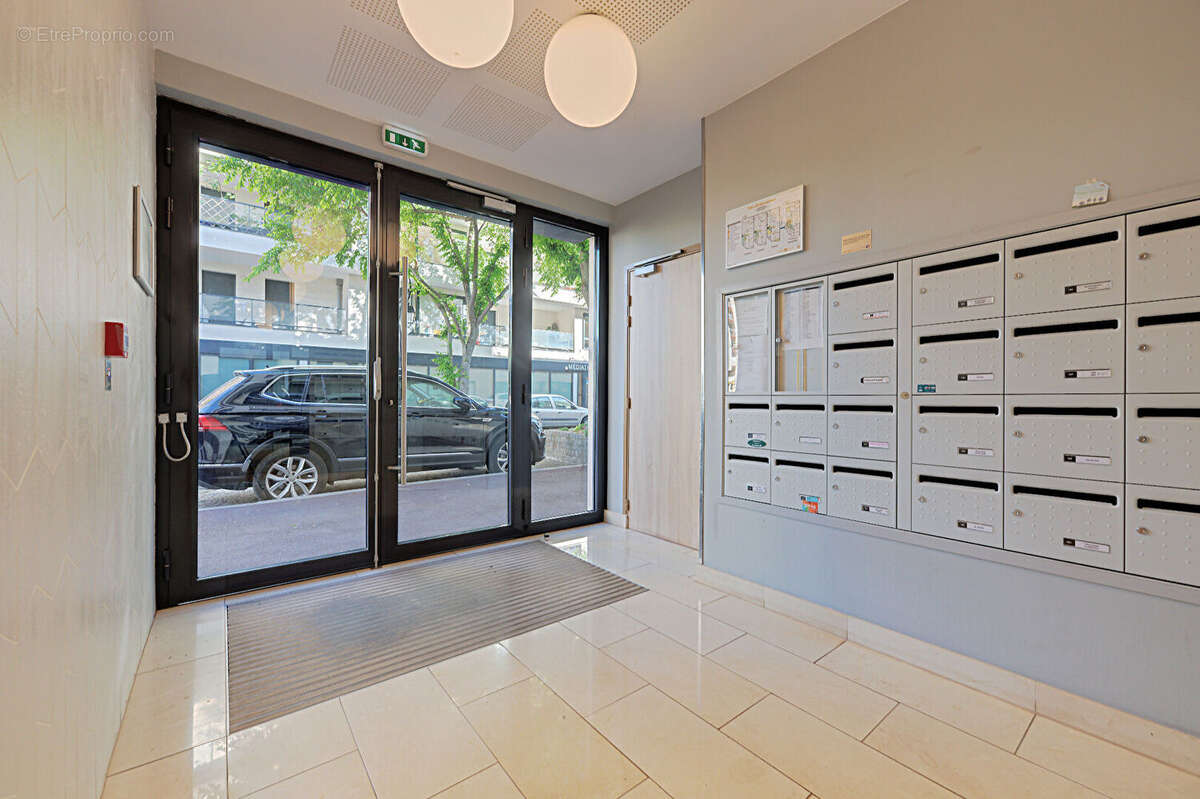 Résidence Standing 2019- DPE C  Centre Mairie  Appartement  3 pièces avec balcon Parking  et cave inclus - photo 12