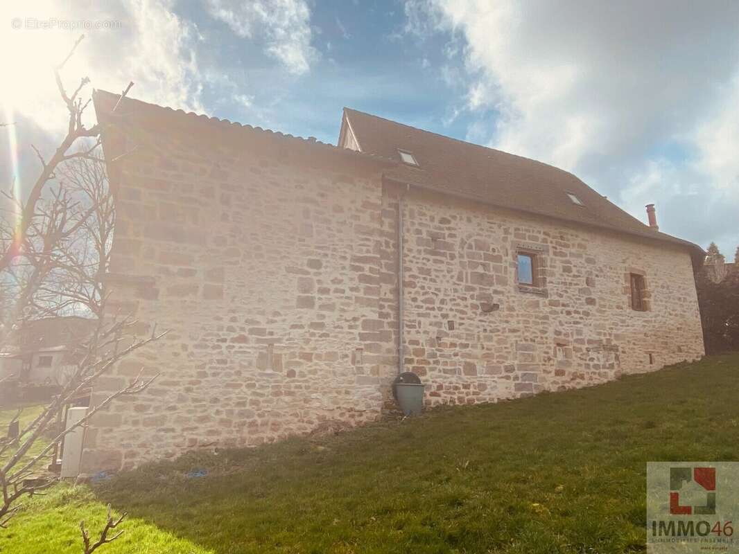 Maison 168 m² à Le Bourg  - photo 2