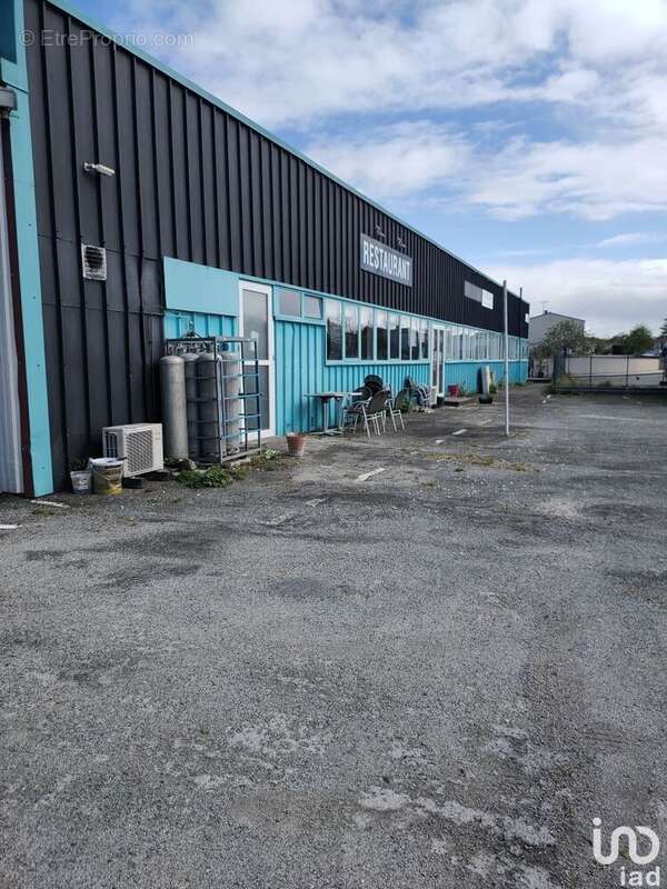 Photo 3 - Commerce à CHATEAUBERNARD