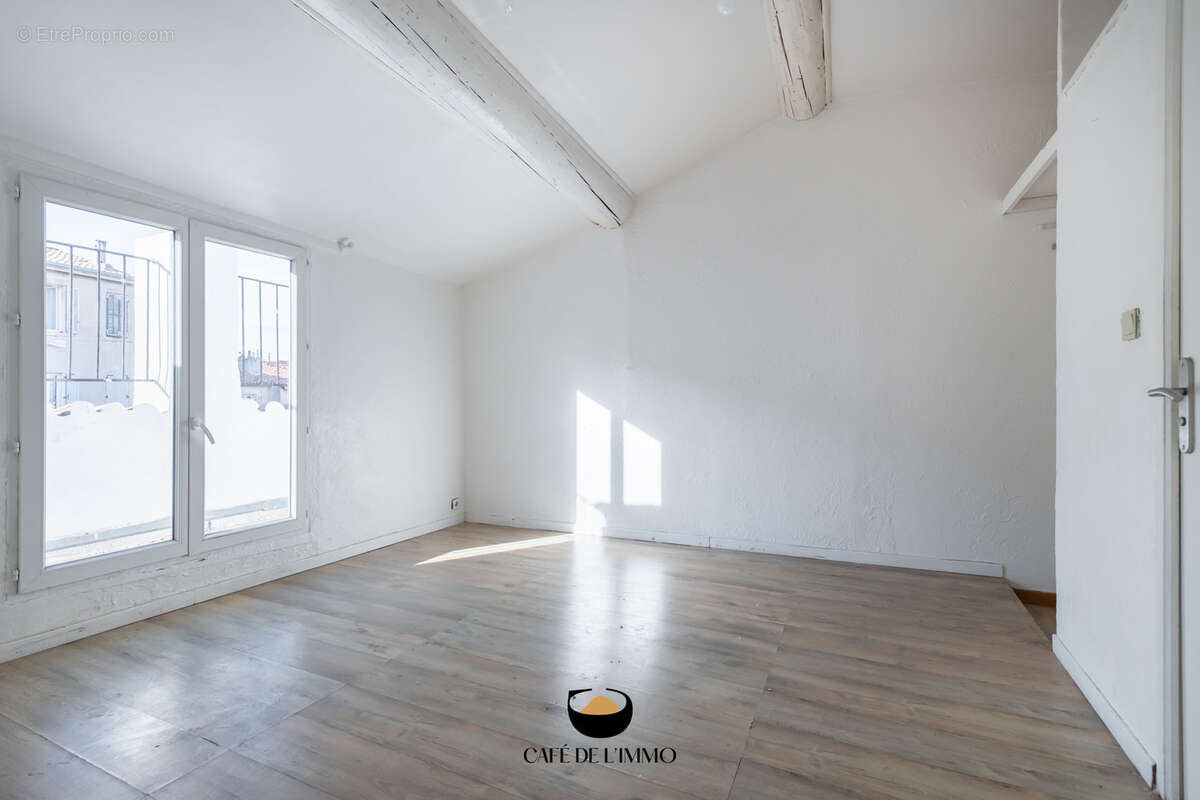 Appartement à MARSEILLE-6E