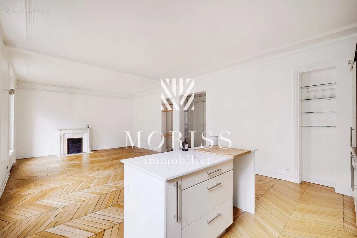Appartement à PARIS-10E