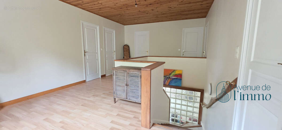 Dégagement - 1er étage - Maison à BEAUCOUZE