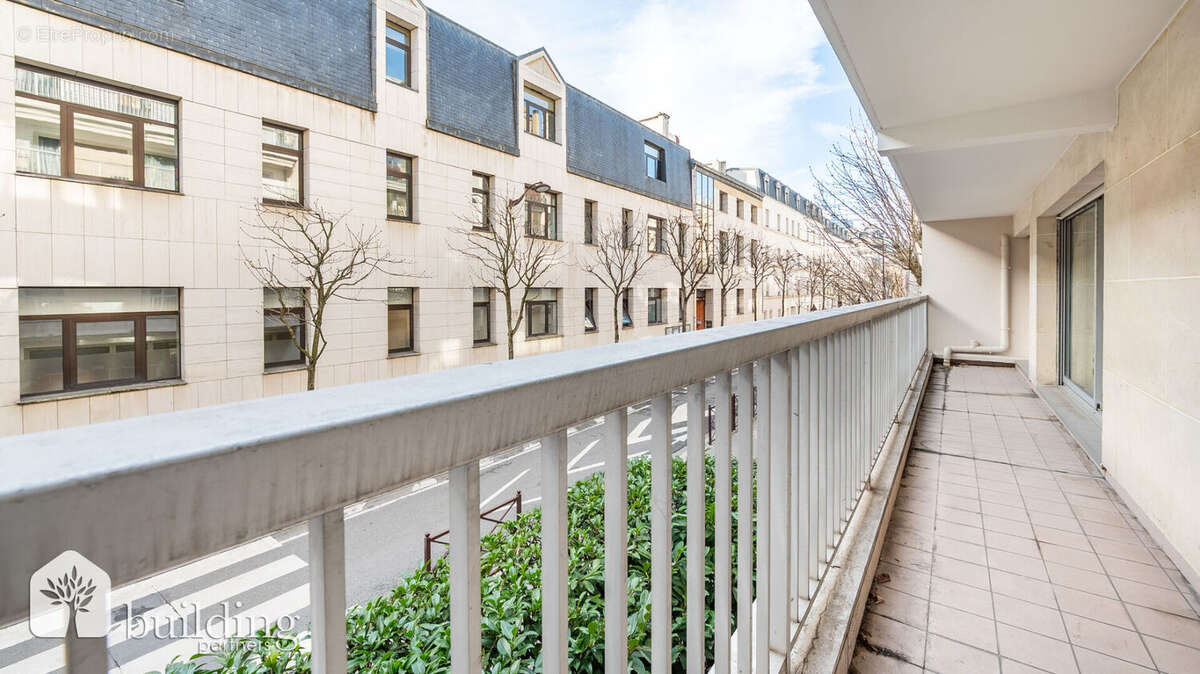 Huissiers/Poissonniers - 120m²  avec balcon - 3 chambres - photo 4