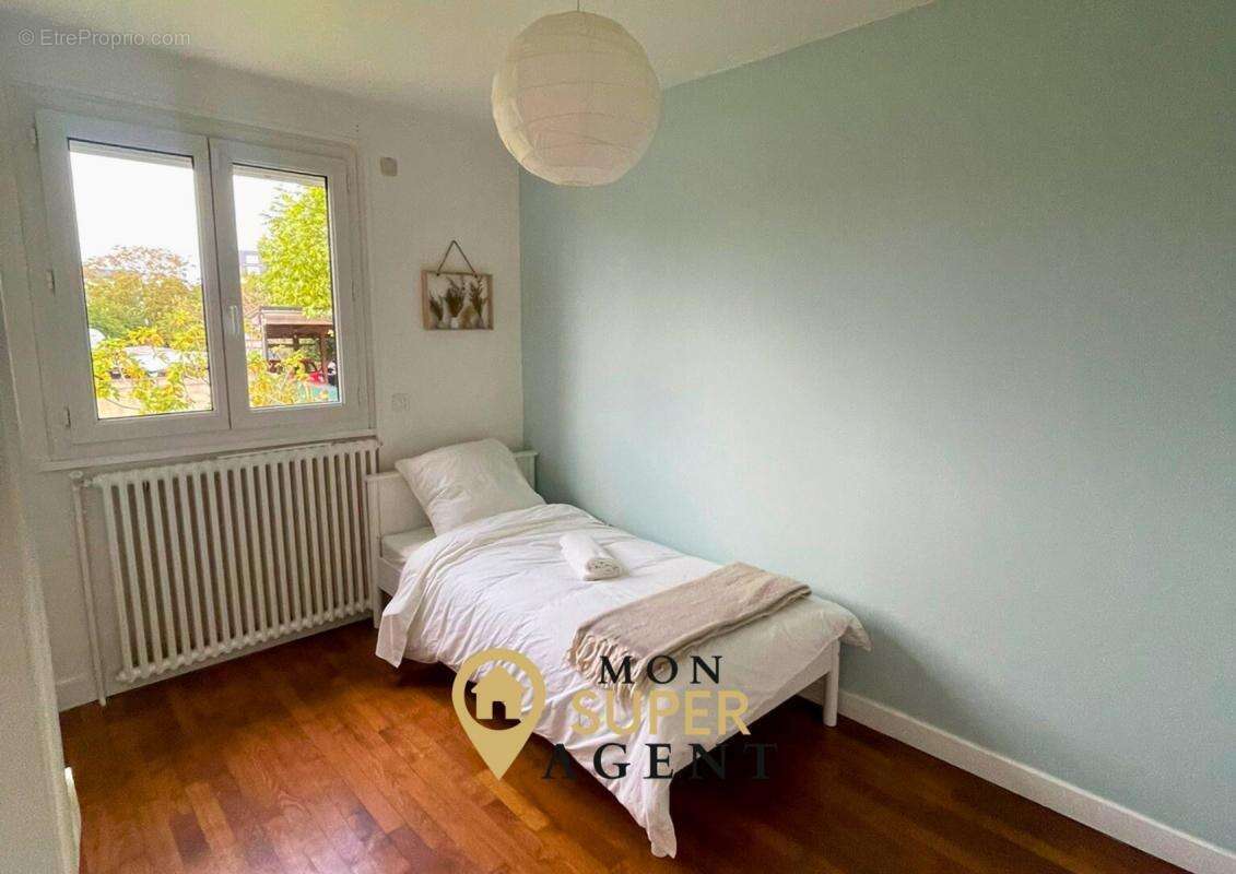 Maison à VAUX-LE-PENIL