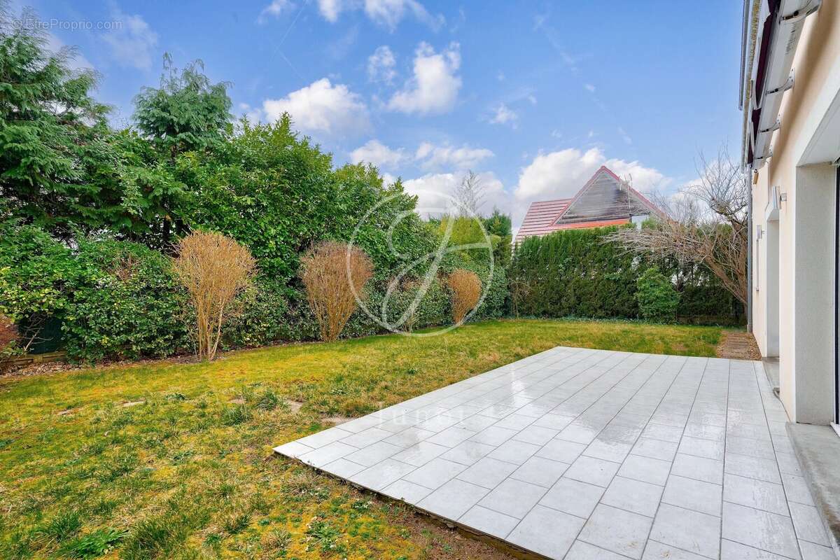 Maison à CROISSY-SUR-SEINE