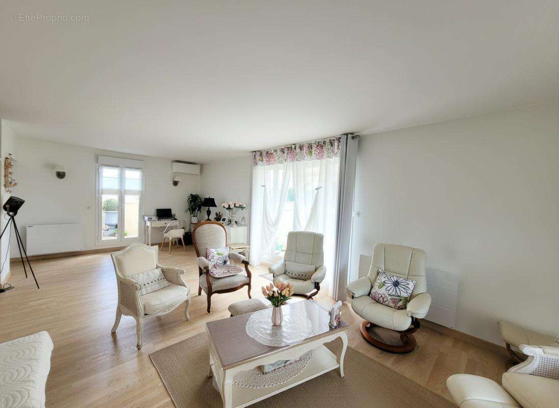 Appartement à ENGHIEN-LES-BAINS