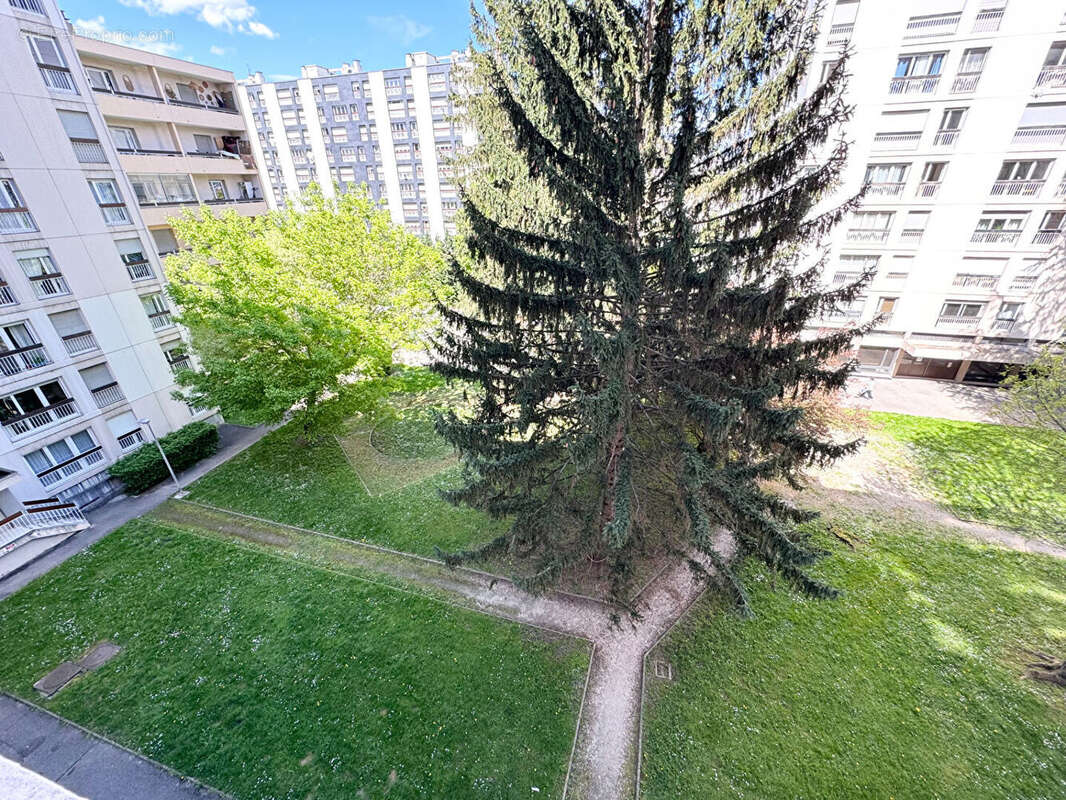 Appartement à LE PONT-DE-CLAIX