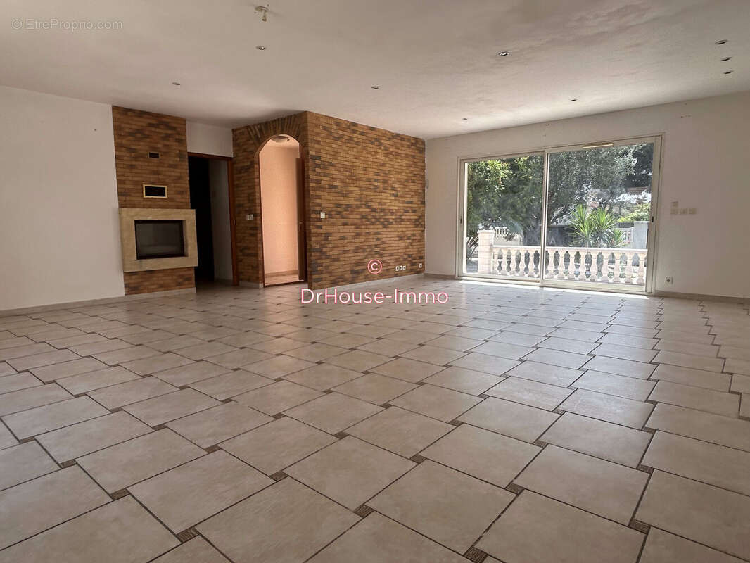 Maison 141 m² à Sainte-Marie  - photo 3