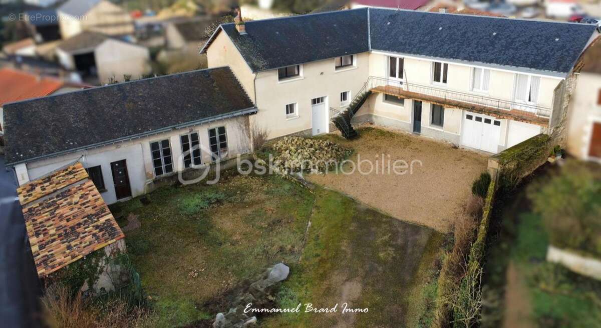 Maison à AYRON