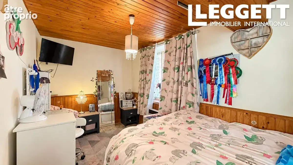 Charmante maison de caractère avec dépendances, terrain et piscine chauffée - photo 6