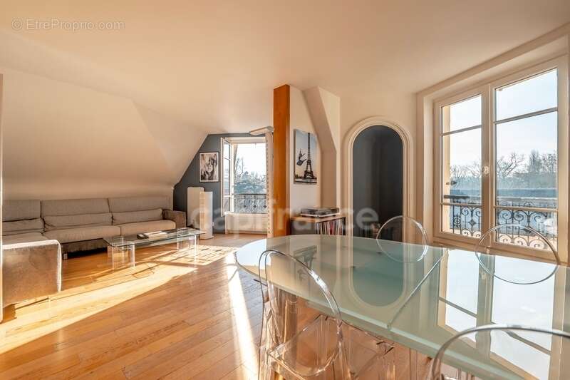 Appartement à VERSAILLES