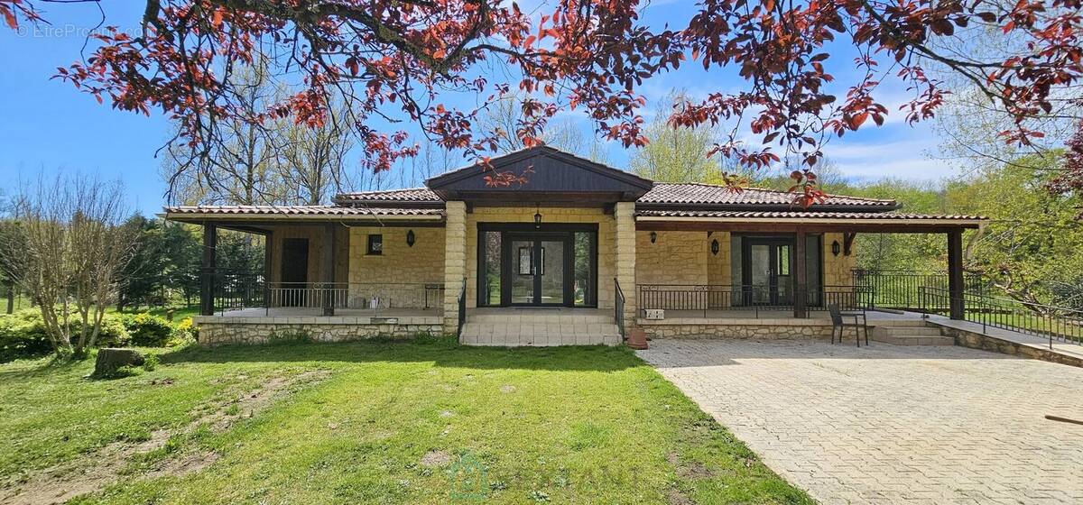 Maison à SAINT-CIRQ-MADELON