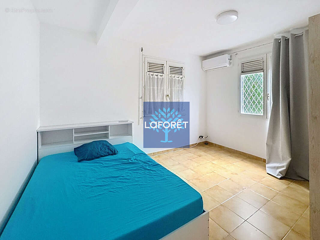 A vendre : Maison T6 sur deux niveaux au Lamentin - photo 16