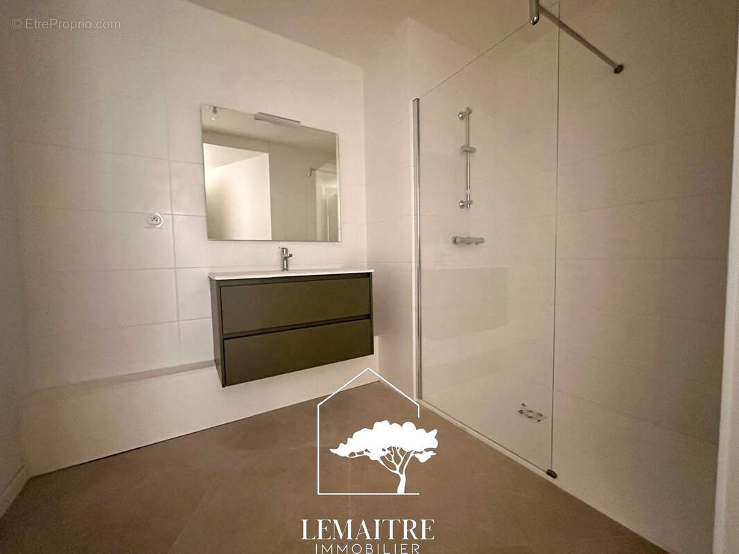 Appartement à LES MATHES