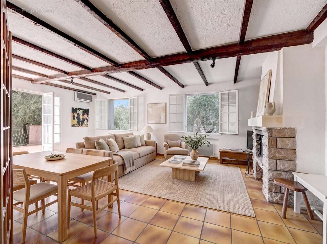 CONTES Maison avec piscine, garage et fort potentiel locatif – calme absolu proche Castellar - photo 18