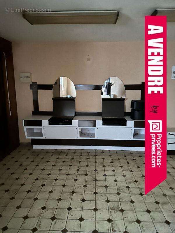 Maison à AVESNES-SUR-HELPE