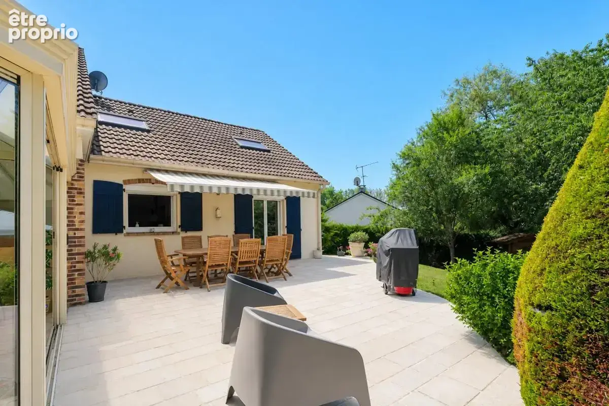 77150 - lesigny - maison familiale 8 pieces - piscine - 265 m² - photo 19