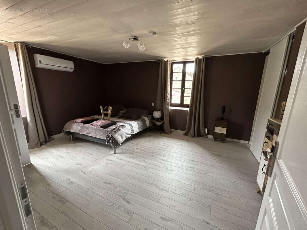 Maison à SAINT-MARTIAL-DE-NABIRAT