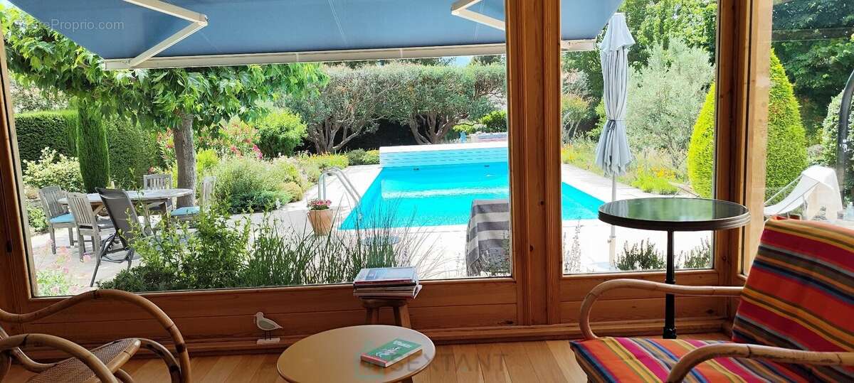 Maison de caractère entièement rénovée avec gîte, chambre d'hôtes, piscine et revenus locatifs - photo 5