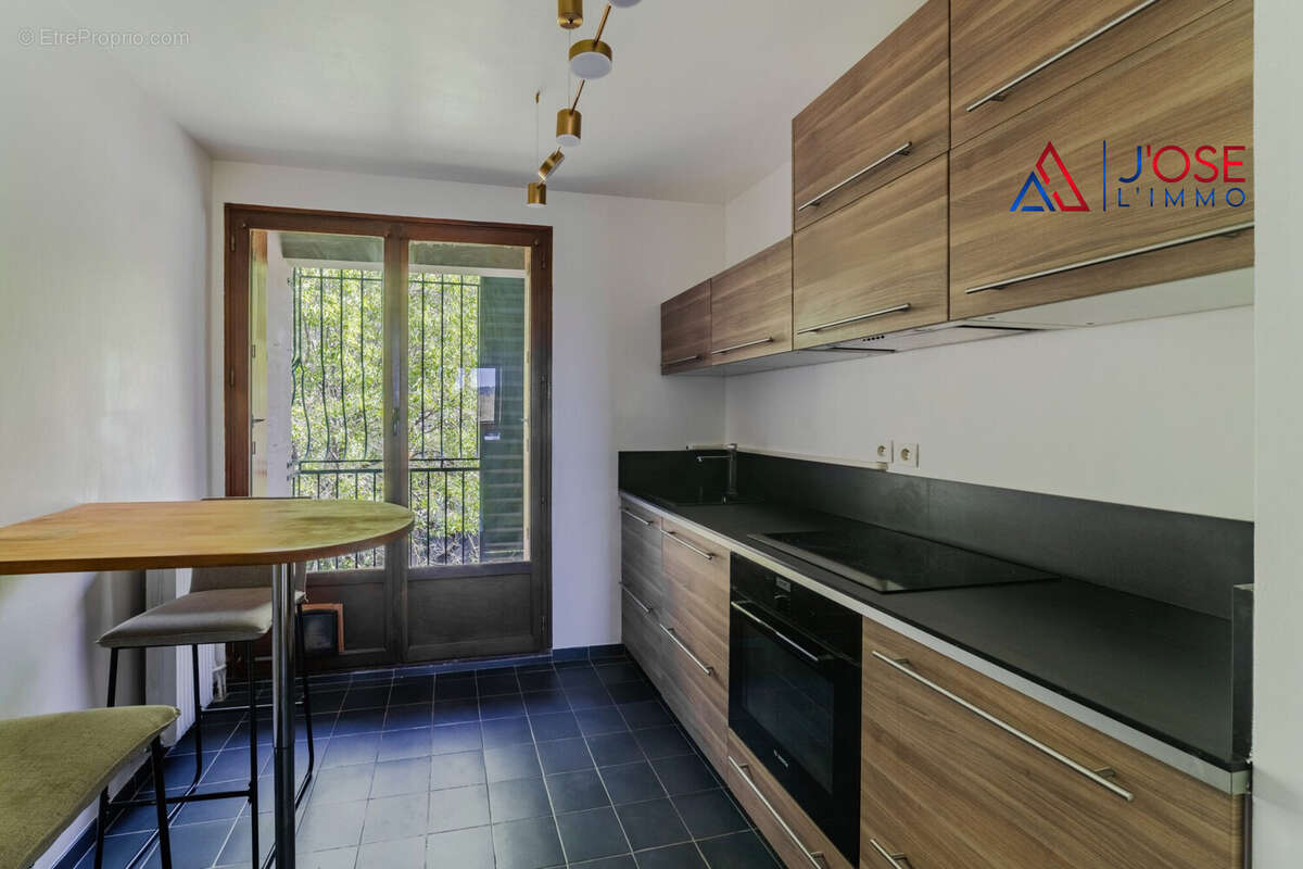 Cuisine équipée indépendante - Appartement à AIX-EN-PROVENCE