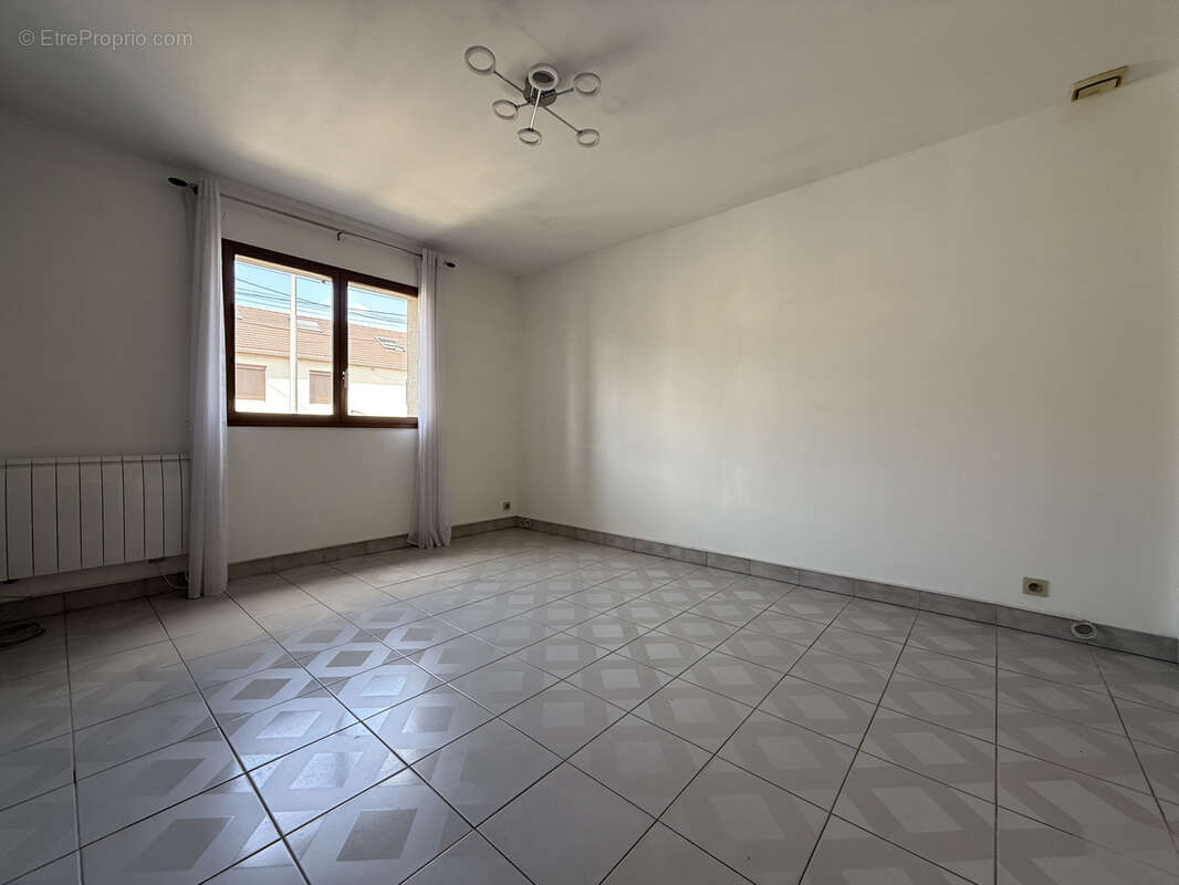 Maison à LE BLANC-MESNIL