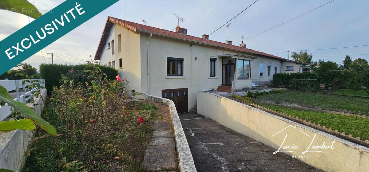 Photo 1 - Maison à AUZAT-LA-COMBELLE