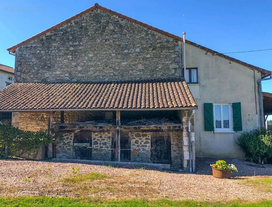 Maison à ABJAT-SUR-BANDIAT