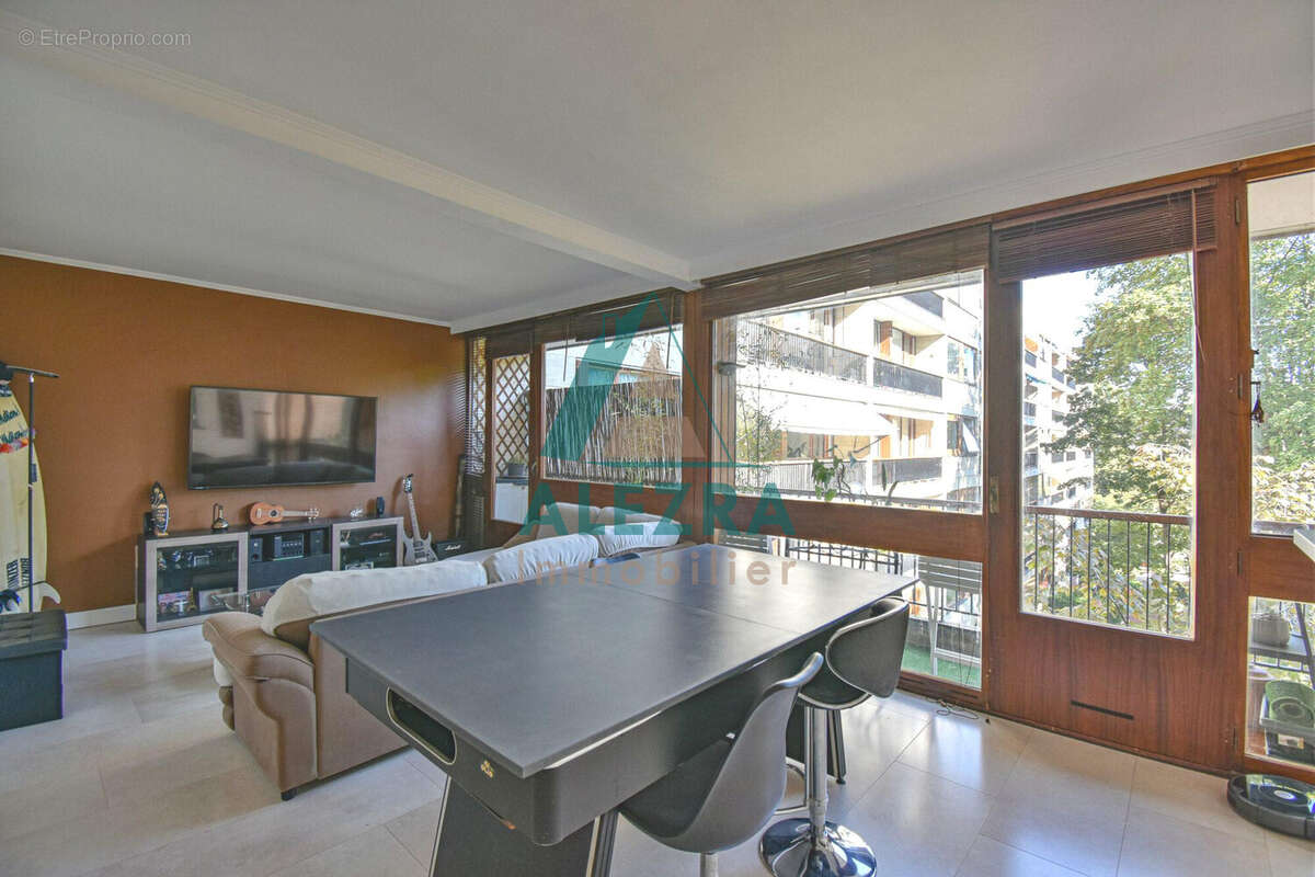 Appartement à LA CELLE-SAINT-CLOUD