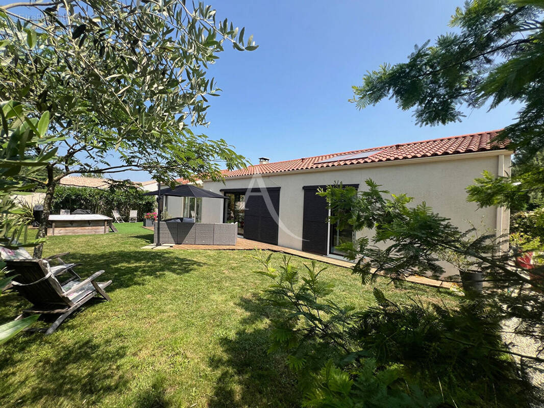 Maison à LE BERNARD