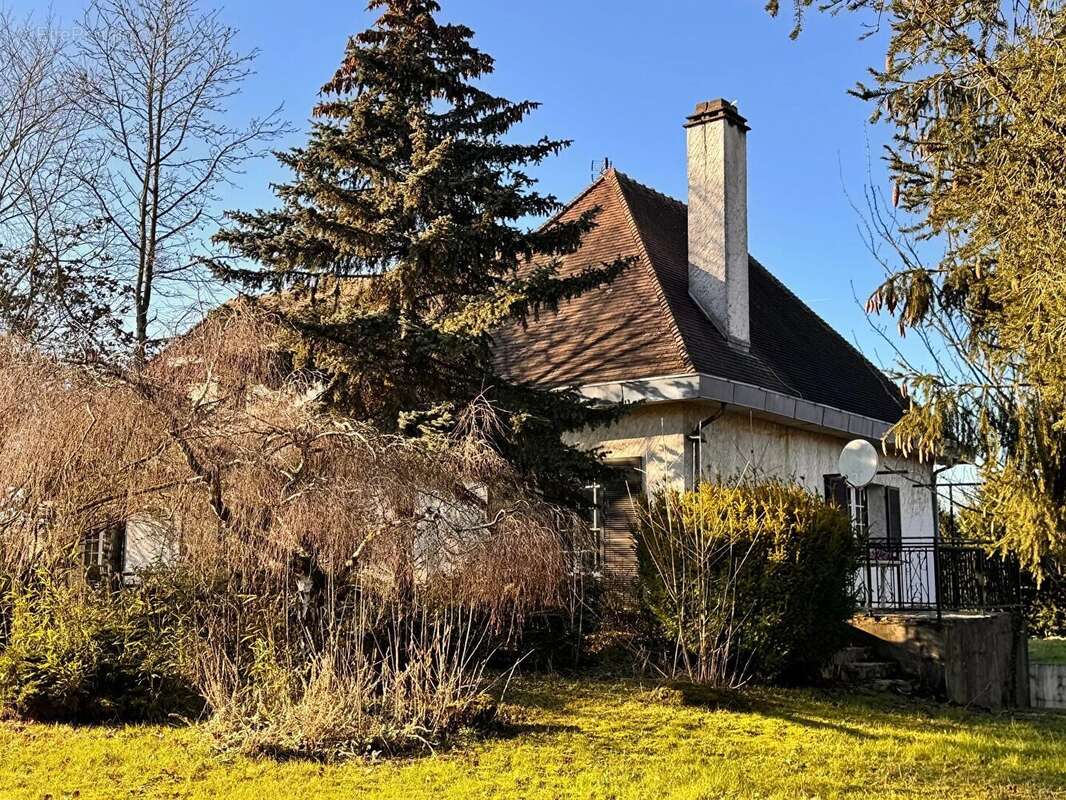 Maison à CRESPIERES