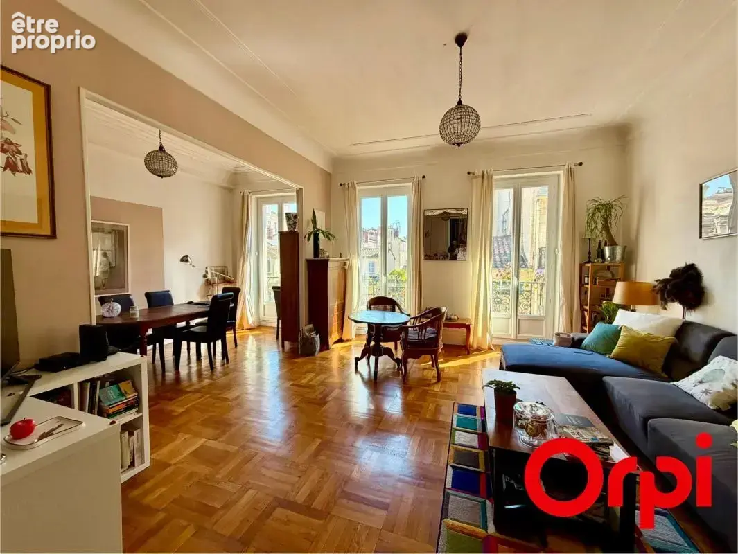 Appartement T4/5 lumineux de 122m² avec balcon et stationnement 13001 - photo 5